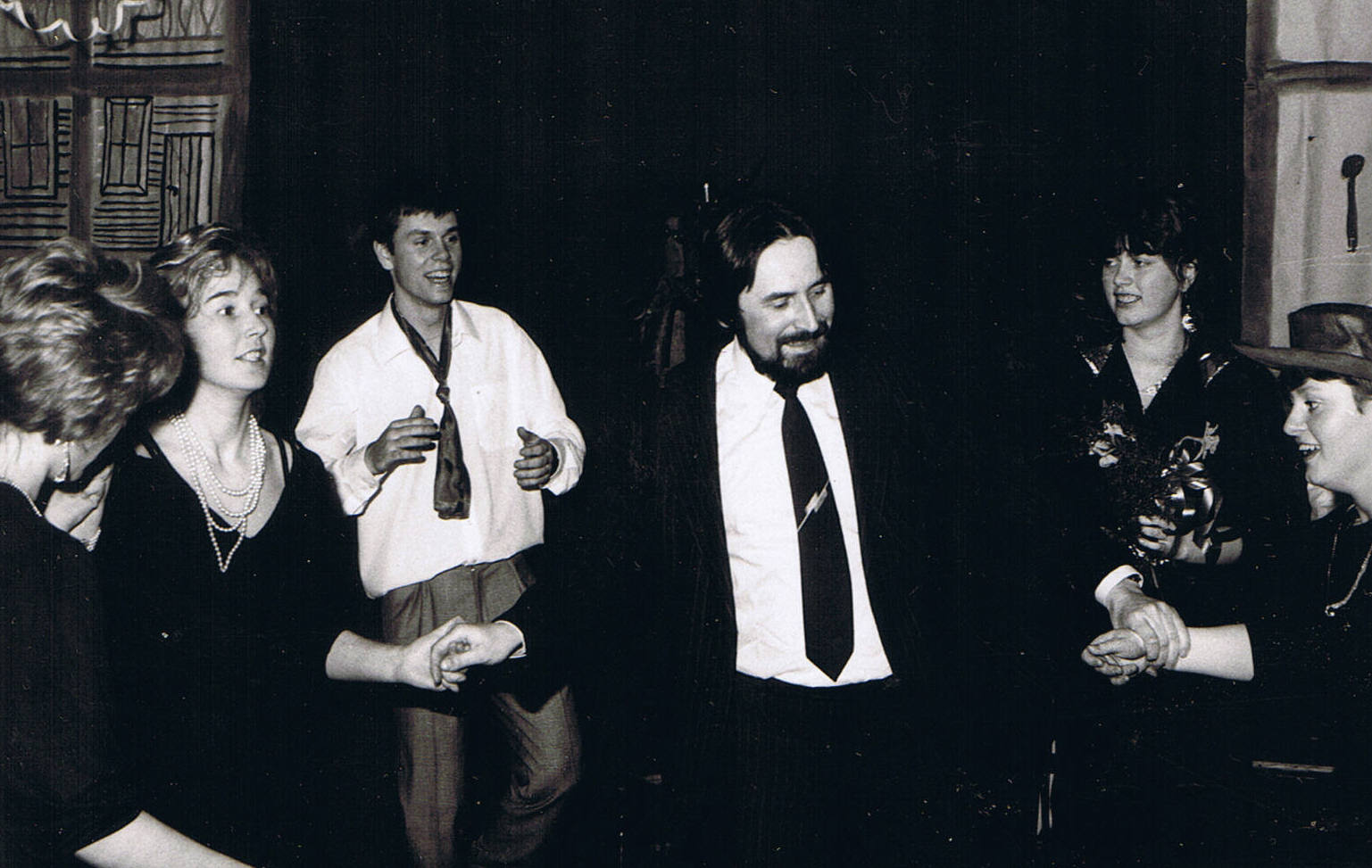 W środku prof. Rajmund Balcerzyk, z lewej: Śmietana Barbara, Bartosz Kotowicz, z prawej: Marta Murzyn, Lidia Biela