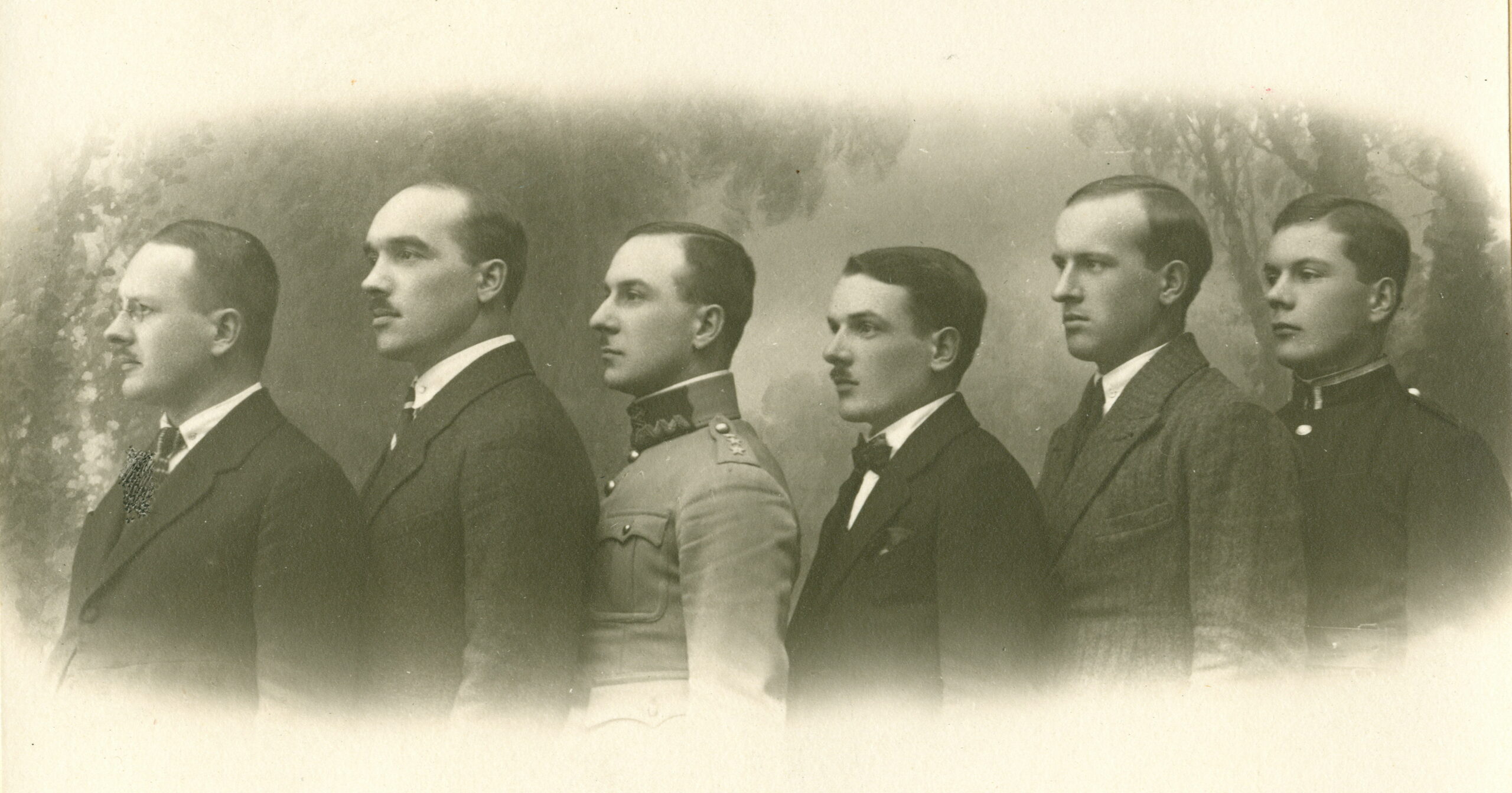 Wiktor Chudzikiewicz 01_od lewej bracia - Piotr, Rudolf, Antoni, Leopold, Wiktor, Ludwik