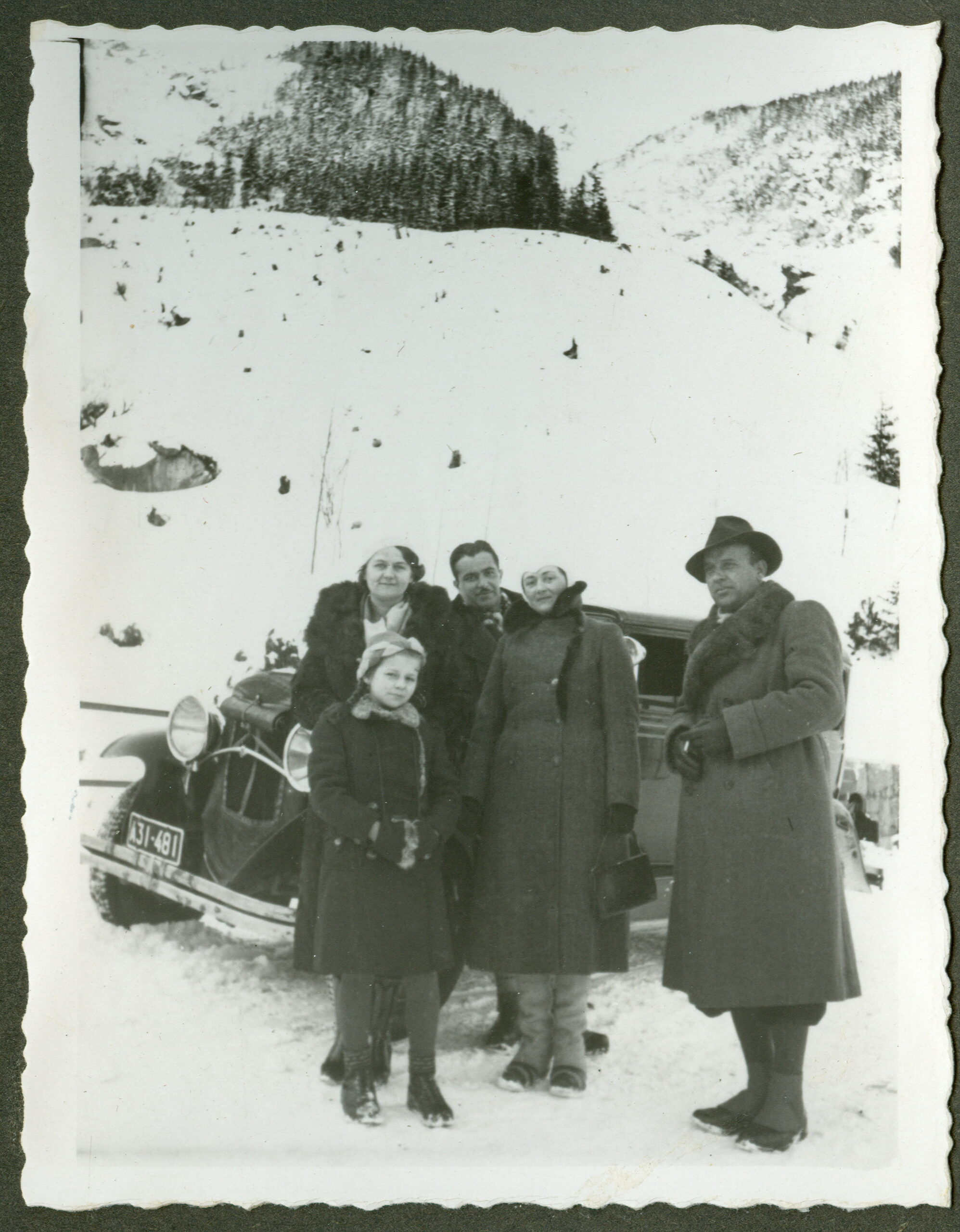 Wiktor Chudzikiewicz 04_Babcia Katarzyny B., Joanna Ch., nieznany, Anna Ch. i Wiktor, z przodu mama Katarzyny B., Anna Ch.