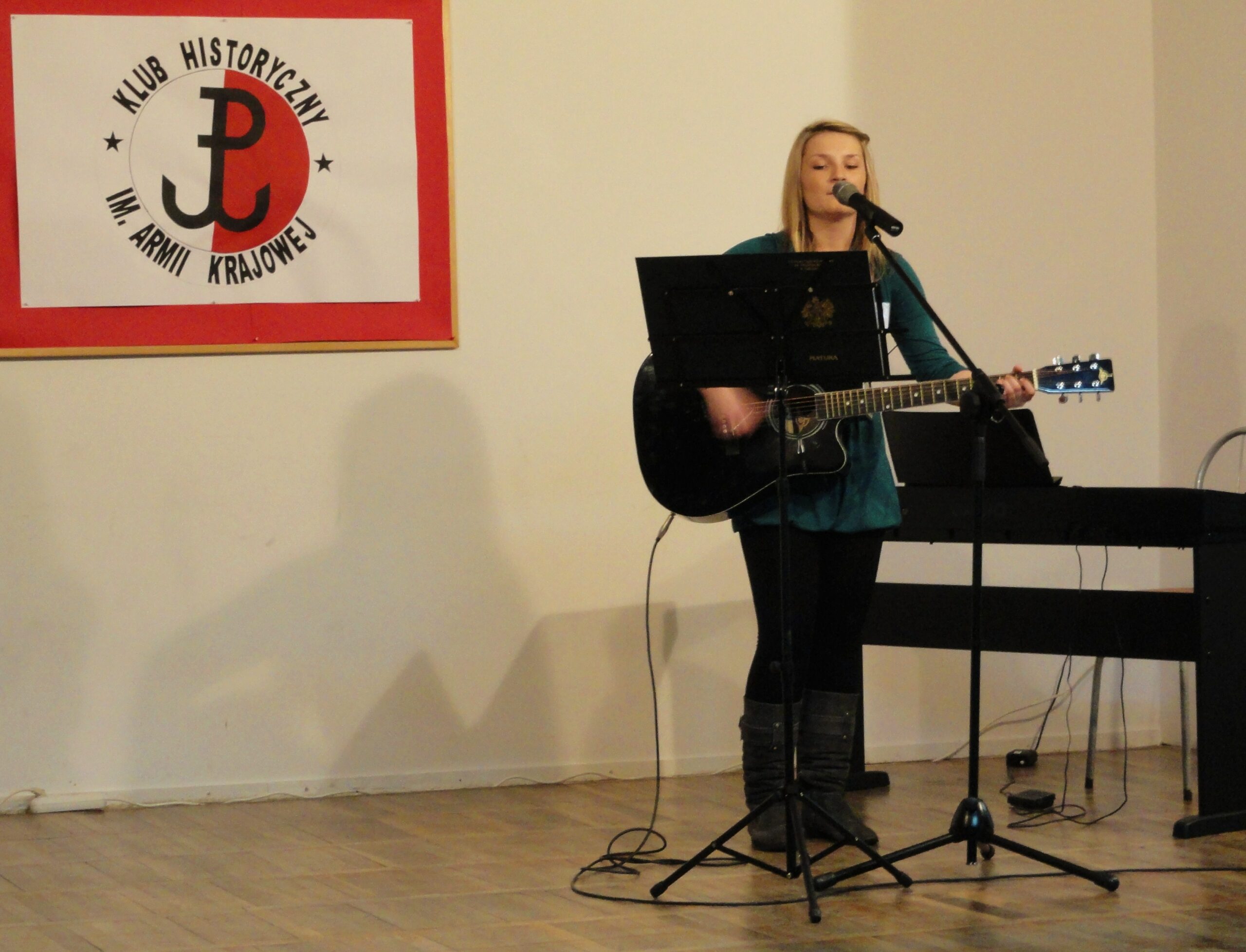 Założenie Kubu Historycznego im. Armii Krajowej fragment spotkania inaugurującego powstanie Klubu