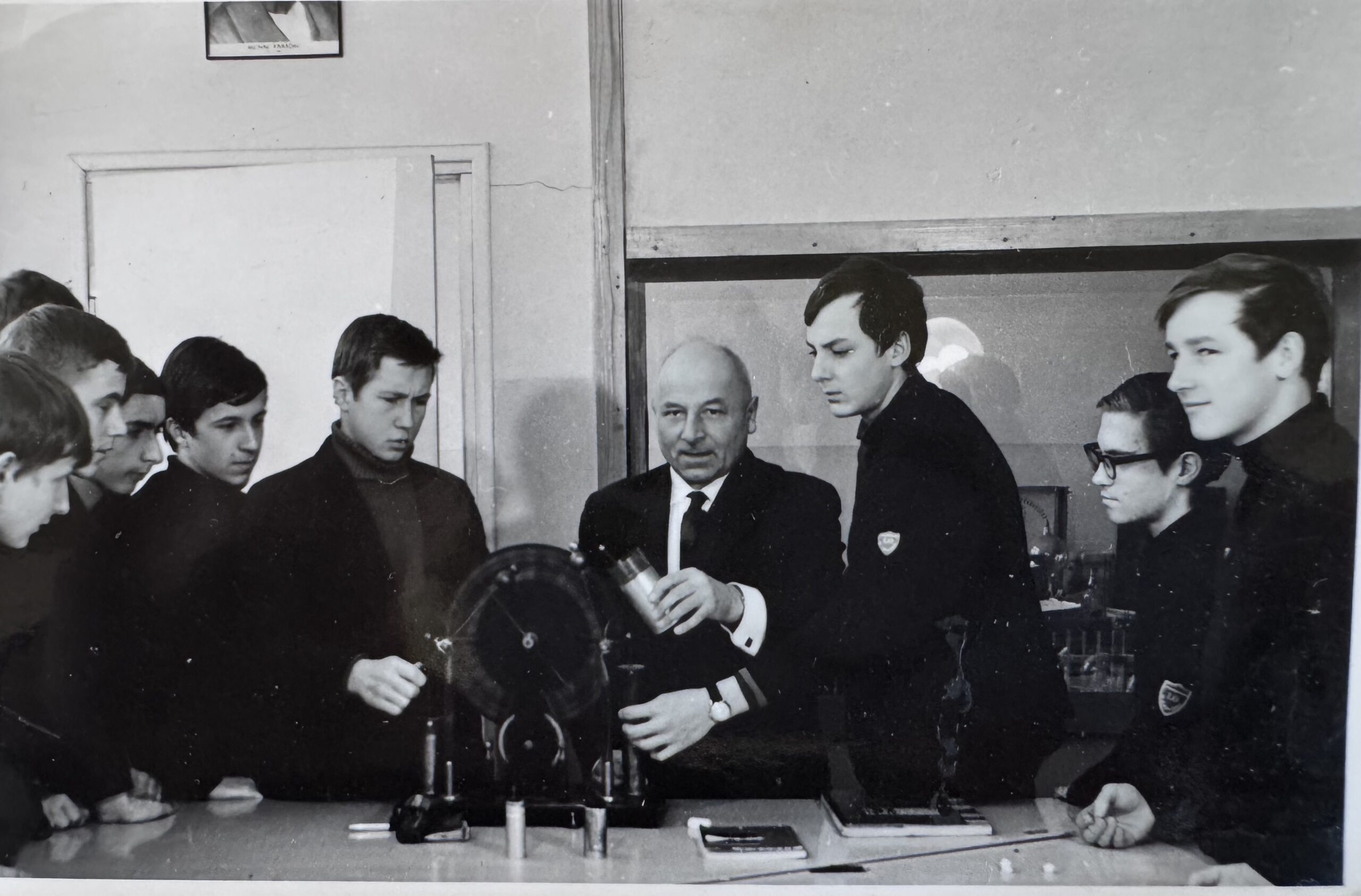 Paweł Lassota - matematyka, fizyka. Lata pracy: 1945-1975