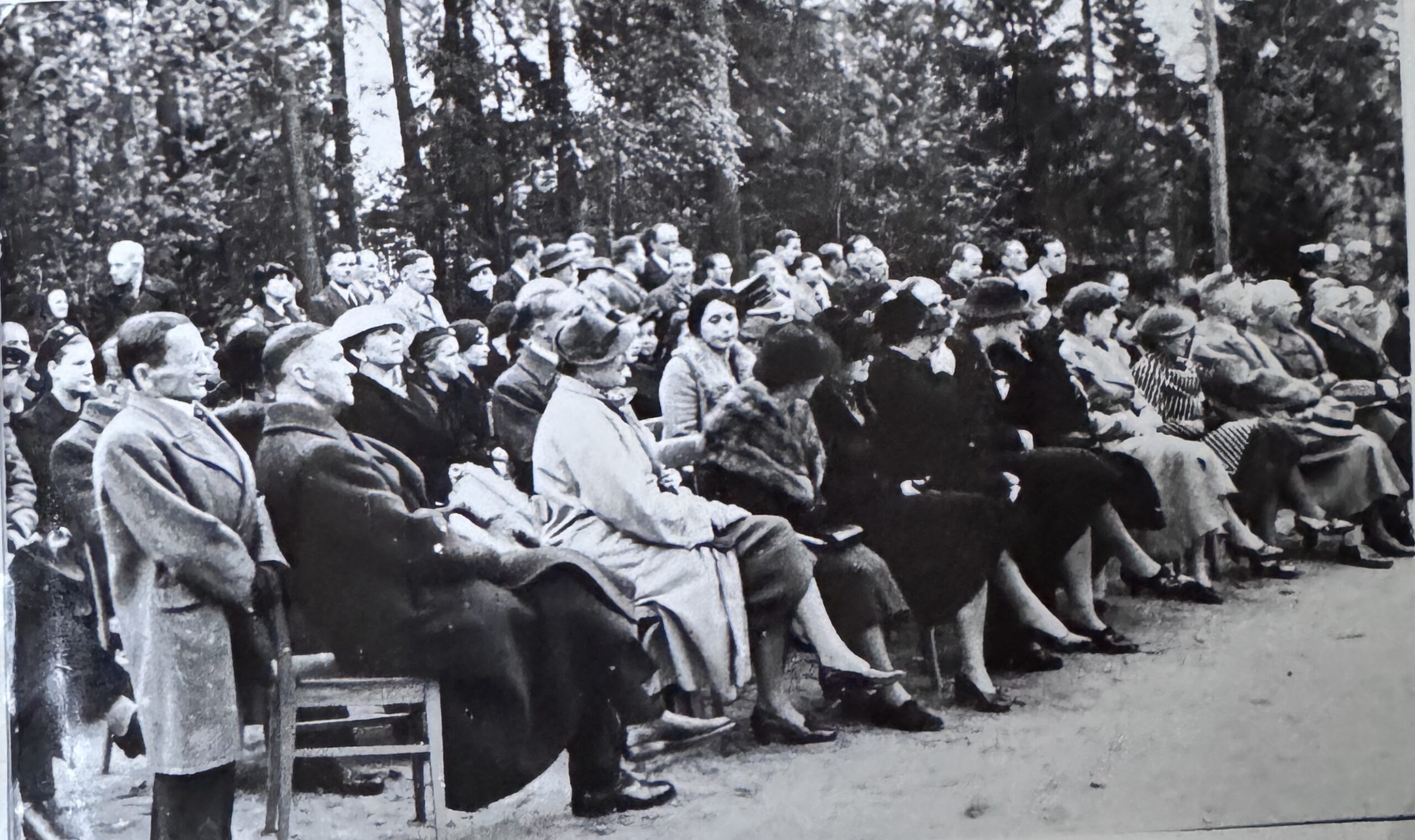 Uroczystość 25-lecia Szkoły w 1937 r. Pierwszy od lewej stoi prof. Michał Małaszyński