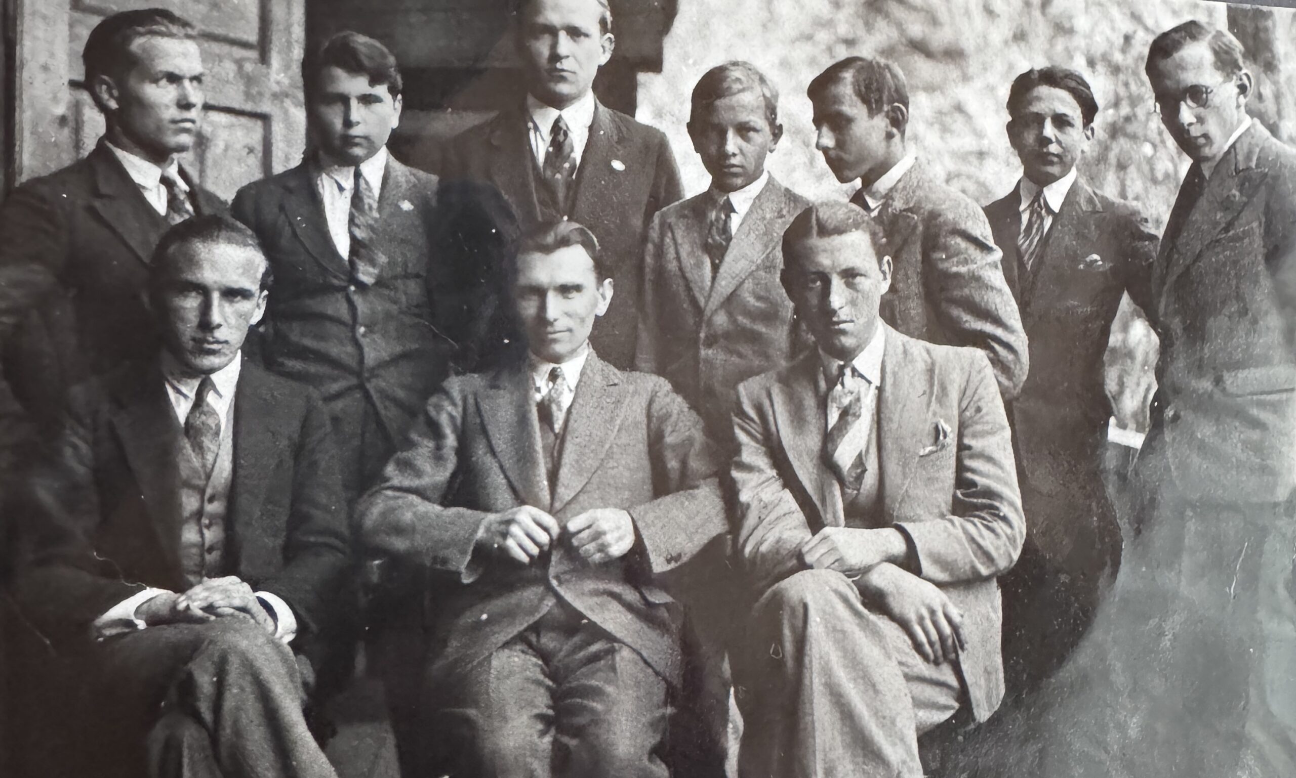 Chór - w środku siedzi prof. Józef Bielawa